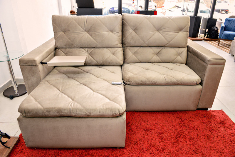 Estofado Barcelona 2.3 m com chaise retrátil + encosto reclinável e baú com mesa para Notebook