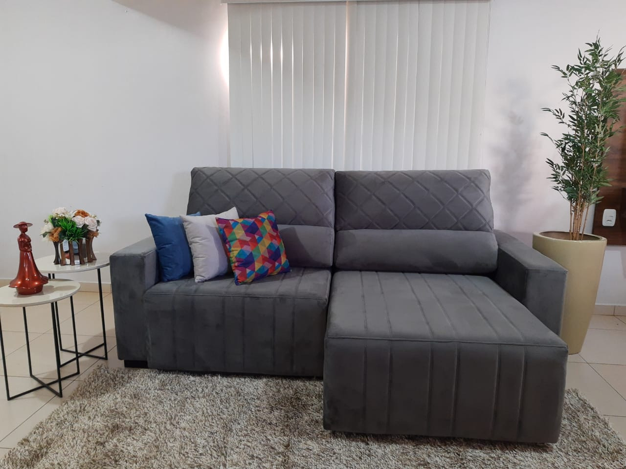 Estofado Barcelona 2.3 m com chaise retrátil + encosto reclinável + espuma de silicone e fibra