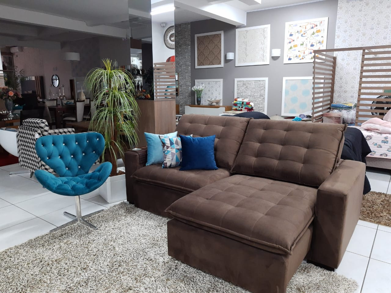 Estofado Barcelona 2 .3 m  + chaise retrátil + encosto reclinável + pillow de espuma siliconada e fibra